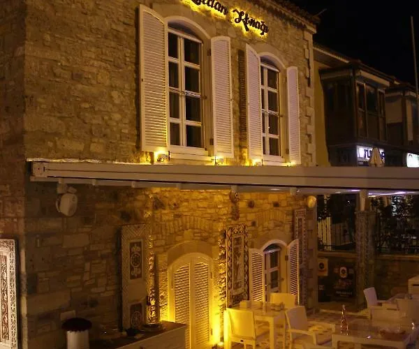 ラルダン ブティック ホテル Çeşme